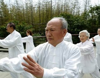 教你练习气功四招式 有效补肾壮阳