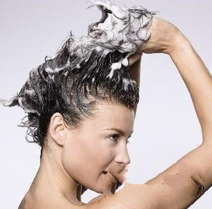 洗发水含有哪些有害物质 去屑洗发水一周别超3次
