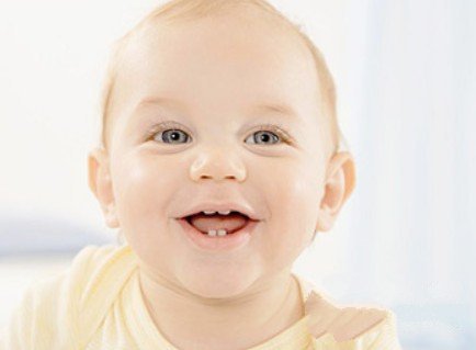 幼儿保健：儿童护齿应从长牙开始
