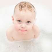 宝宝洗澡正确方法 注意三点滋润过冬