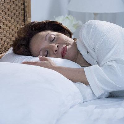 老人睡好才更健康　哪种食物有助睡眠