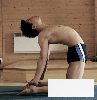 专属男性三式瑜伽 缓解腰酸背痛和情绪烦闷