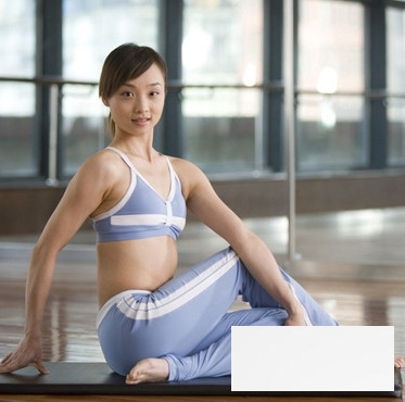 夏季瘦腰瑜伽有哪些 帮你打造性感腰部曲线（图）