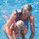 夏季游泳五大好处 防病治病强身健体