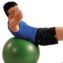 锻炼腹肌必做五动作 健身球卷腹空中登车（图）