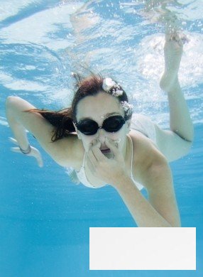 长时间游泳影响健康 并且危害不小