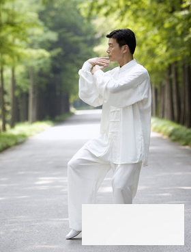 太极拳<a href=http://www.duomehao.com target=_blank class=infotextkey>养生</a> 杨氏太极拳42式详解