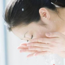 冬季肌肤补水五方法 坚持用冷水洗脸