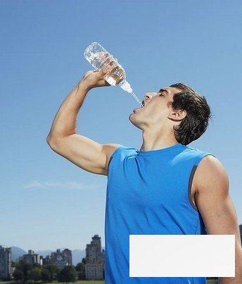 夏季预防中暑全攻略 别等口渴了才喝水