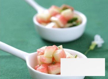 夏季吃西瓜可减肥 跟着学轻松瘦10斤