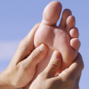 女性手脚冰凉易致不孕 如何防治手脚冰凉