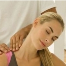 肩膀酸痛怎么治疗 12个按摩方法缓解疼痛