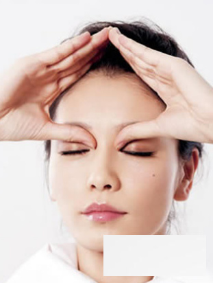 眼部按摩的正确方法 缓解疲劳有效去皱