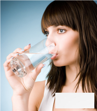 喝水五恶习损害健康 晨起不喝水到老都后悔