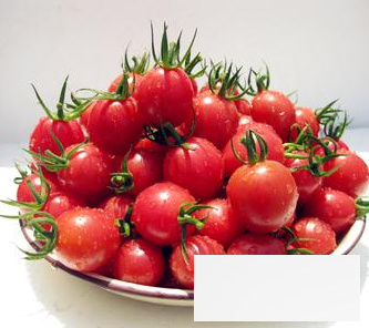 夏季护肤防晒五水果 草莓滋润保湿