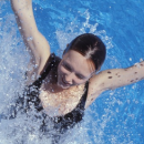 三伏天养生多做六项运动 游泳能防暑降温