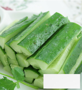 夏天适宜吃八种蔬菜 芹菜可清热解毒